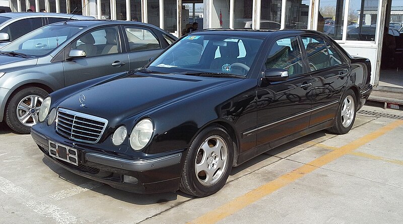 File:Mercedes-Benz E-Class W210 facelift China 2015-04-13.jpg