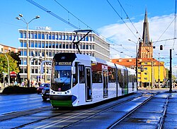 Částečně nízkopodlažní tramvaj Moderus Beta ve Štětíně