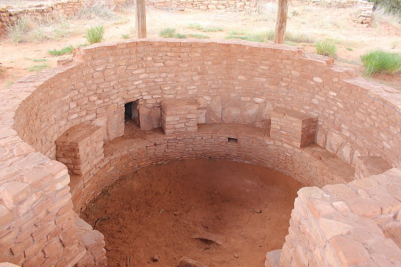 File:Mule Canyon Kiva - panoramio.jpg