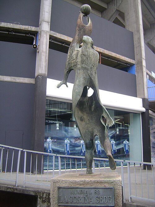 A statue commemorating the 1982 FIFA World Cup at the Estadio Riazor in A Coruña.