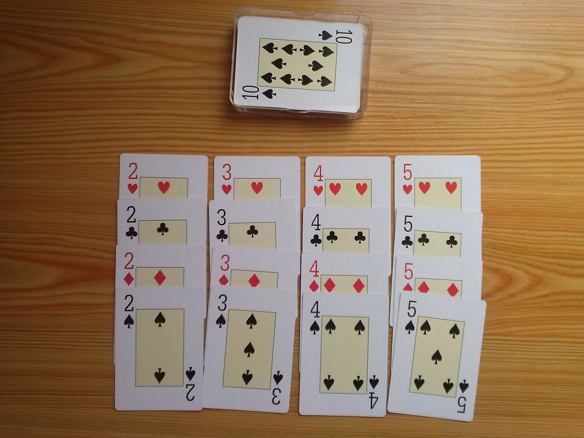 Em dupla também sai jogo de cartas