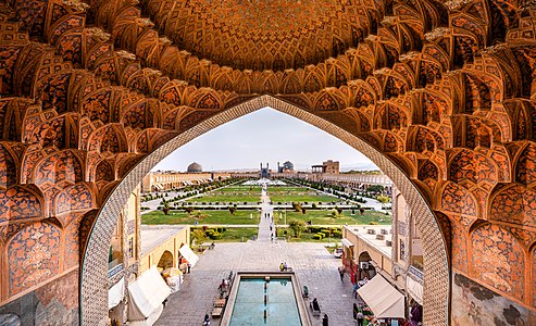 "Naqsh-e_Jahan_Square_from_the_gheisariye_Vault.jpg" by User:Amirpashaei