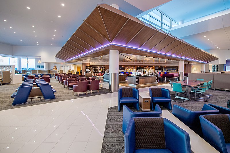 File:New Delta Sky Club (29840678206).jpg