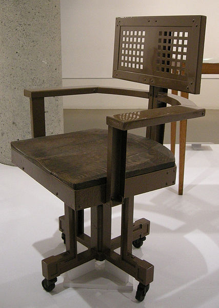 File:Ngv design, frank lloyd wright, office chair larkin, 1904-06 02.JPG