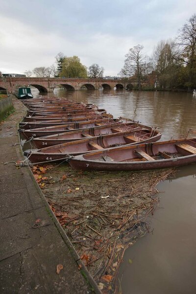 File:Off season on the river in Stratford-upon-Avon - geograph.org.uk - 1585135.jpg