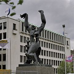 Monument De Verwoeste Stad van Ossip Zadkine aan het Plein 1940 (rijksmonument)