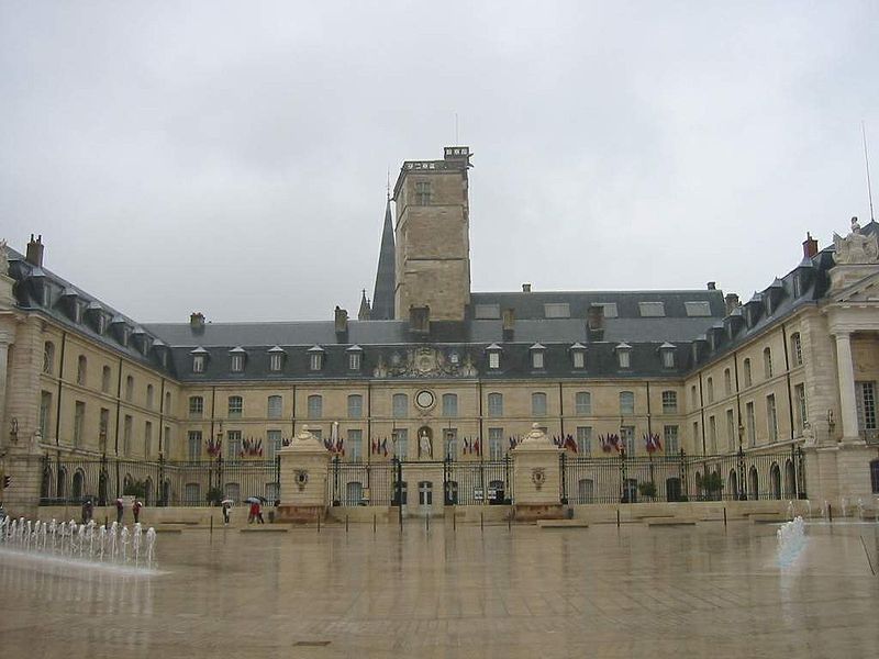 File:Palais Duc de Bourgogne.jpg