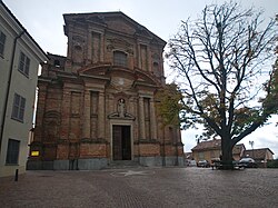 Biserica parohială Saint Martin La Morra.jpg