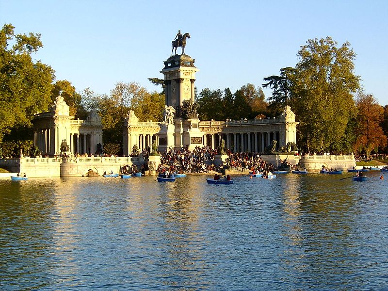 File:Parque del Retiro Nov2004.jpg