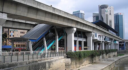 Fail:Pasar_Seni_station_(Kelana_Jaya_Line)_(exterior),_Kuala_Lumpur.jpg