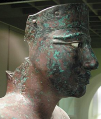 Фрагмент мідної статуї Пепі I в натуральну величину. Єгипетський музей, Каїр