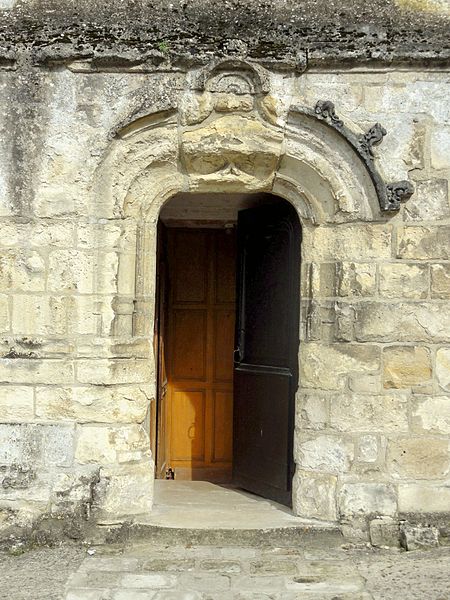 File:Pierrefonds (60), église St-Sulpice, portail de la nef de gauche.jpg