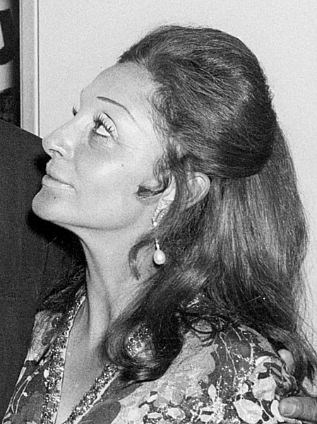 File:Pilar Pallete Wayne (1971).jpg