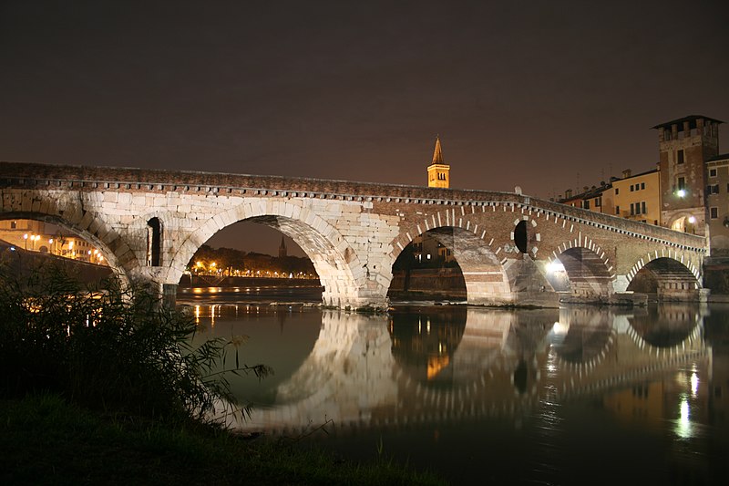 File:Ponte Pietra by night.jpg