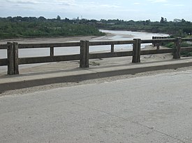 Puente sobre río Bermejo en El Colorado hacia el Norte.JPG