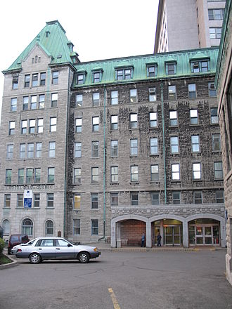 Hotel-Dieu de Quebec in 2007 Quebec, Hotel-Dieu1.jpg