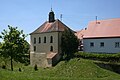 Katharinenkapelle mit Burgstall in Rötlen, einem Ortsteil von Röhlingen