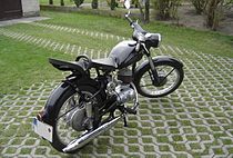 Deze MZ 125 RT is in feite een kopie van de vooroorlogse DKW 125 RT