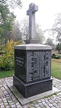 Højre piedestal, Memorial World War I Forest Cemetery Oberschöneweide.jpg