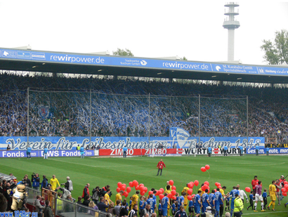 So kommt man zu dem Vonovia Ruhrstadion mit den Öffentlichen - Mehr zum Ort Hier