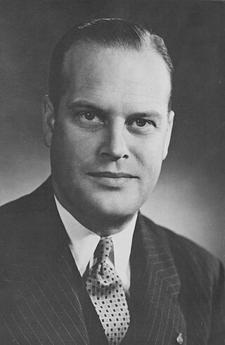 <span class="mw-page-title-main">Robert Winters</span> Canadian electrical engineer, army officer, politician and businessman