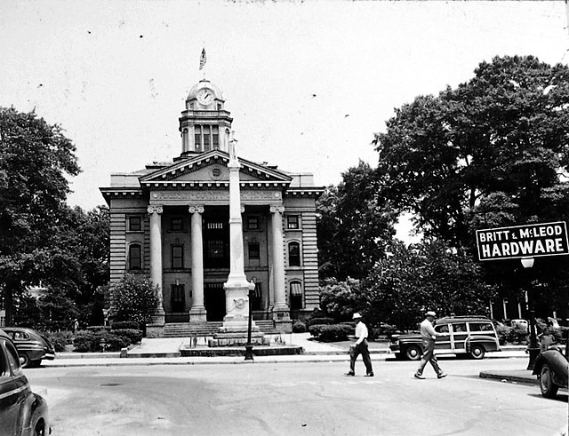 Robeson County Courthouse in Lumberton, 1948