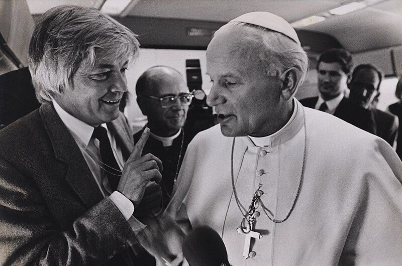 File:Rudi Frey with Pope John Paul II.jpg