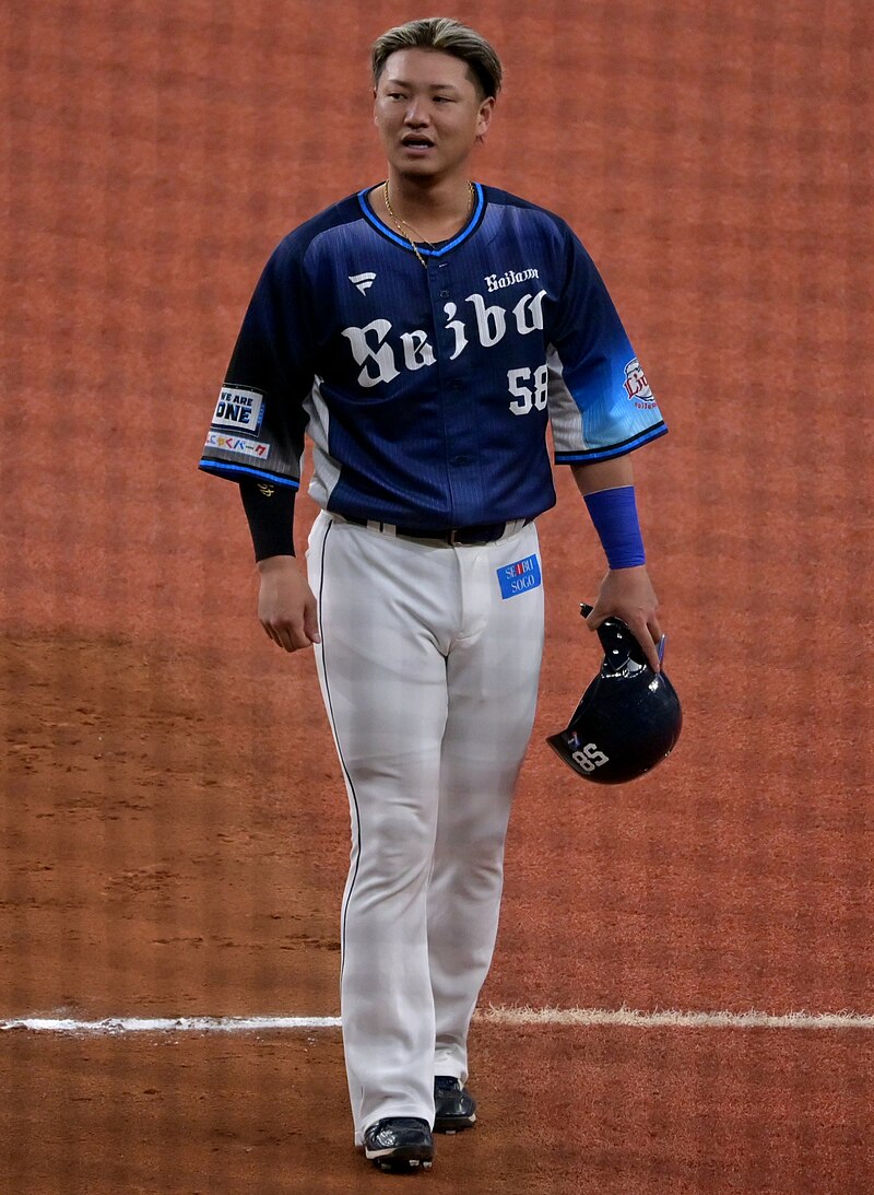 21,666円激レア⭐︎佐藤龍世　日本ハムサイン