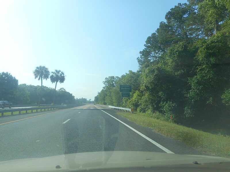 File:SB US 19-27 Enters Madison Co @ Aucllia River Bridge.jpg