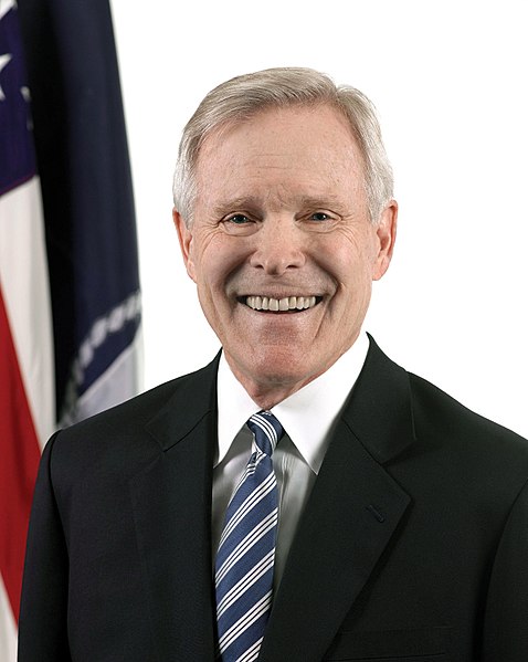 File:SECNAV-Mabus-OfficialPhoto2-2014.jpg