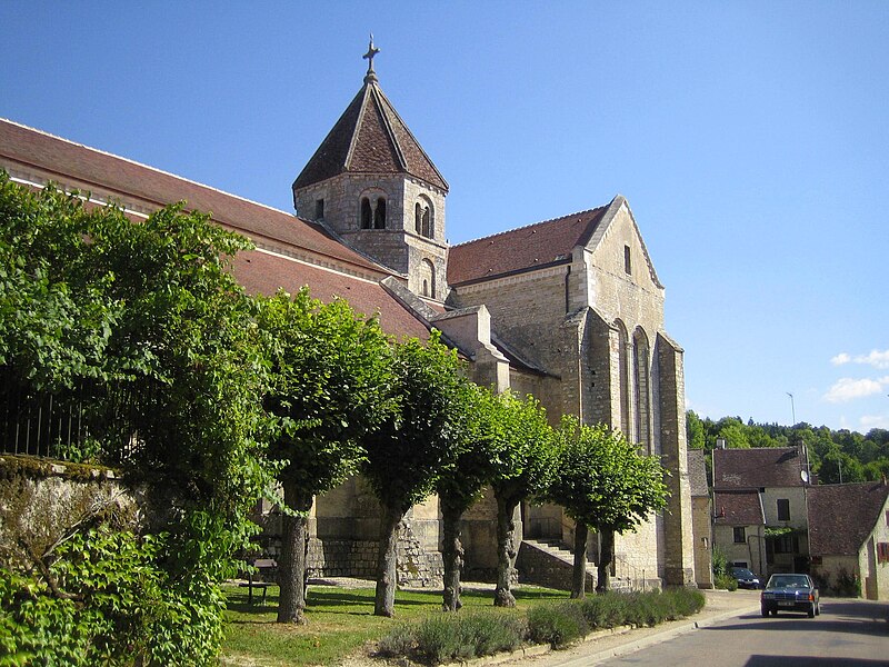 File:Sacy-eglise1.JPG