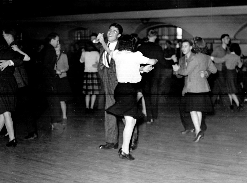 File:Sadie Daze Dance.jpg