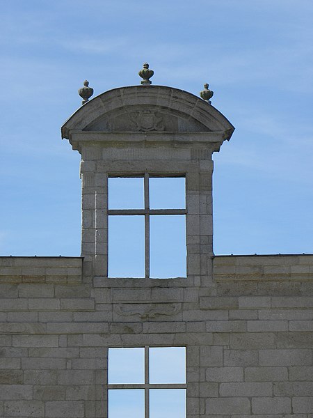 File:Saint-Vougay (29) Château de Kerjean Extérieur 03.JPG