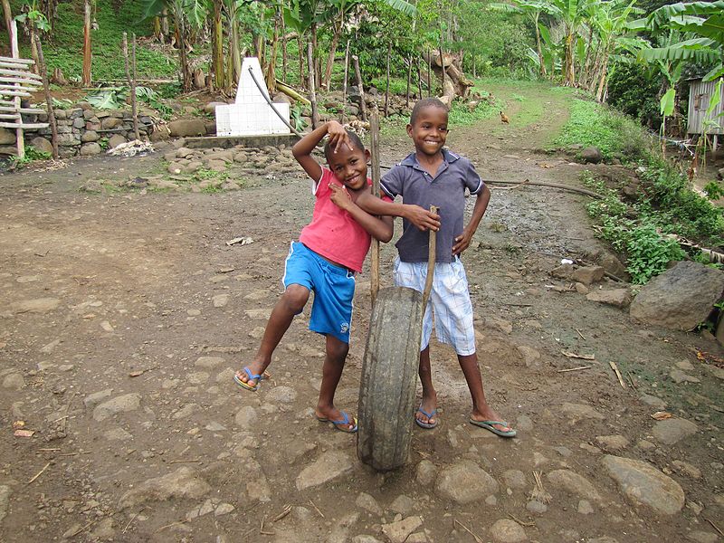 File:Sao Tome Monteforte Kids with Tire 2 (15626579014).jpg