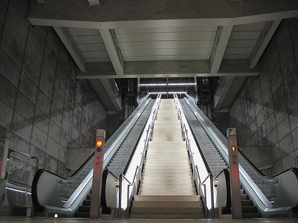 Sarriko station (lines 1 and 2), featuring a glassed entrance