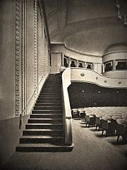 Aufgang vom Saal zu den Logen, Cines-Theater 1913