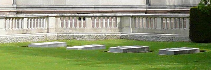 File:Schleswig-Holstein plot at Royal Burial Ground, Frogmore.jpg