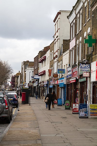 File:Shops on Kingsland Road - geograph.org.uk - 3885489.jpg