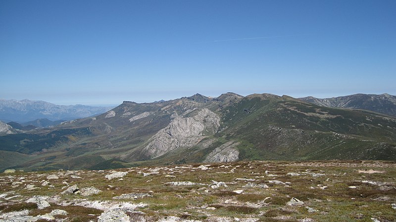 File:Sierra Peña Labra.jpg