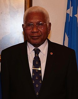Sir David Vunagi, Generalny Gubernator Wysp Salomona.jpg