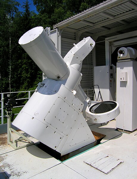 File:Solar Spectrograph 2, Ondřejov Astronomical.jpg