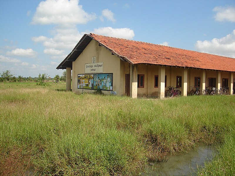 File:Somapura Maha Vidyalayam.JPG