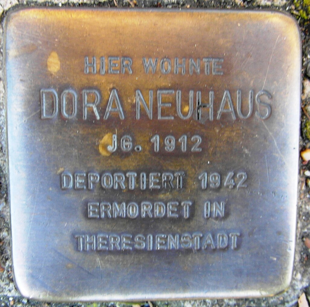 Stolperstein Dora Neuhaus Lennestadt-Altenhundem.JPG