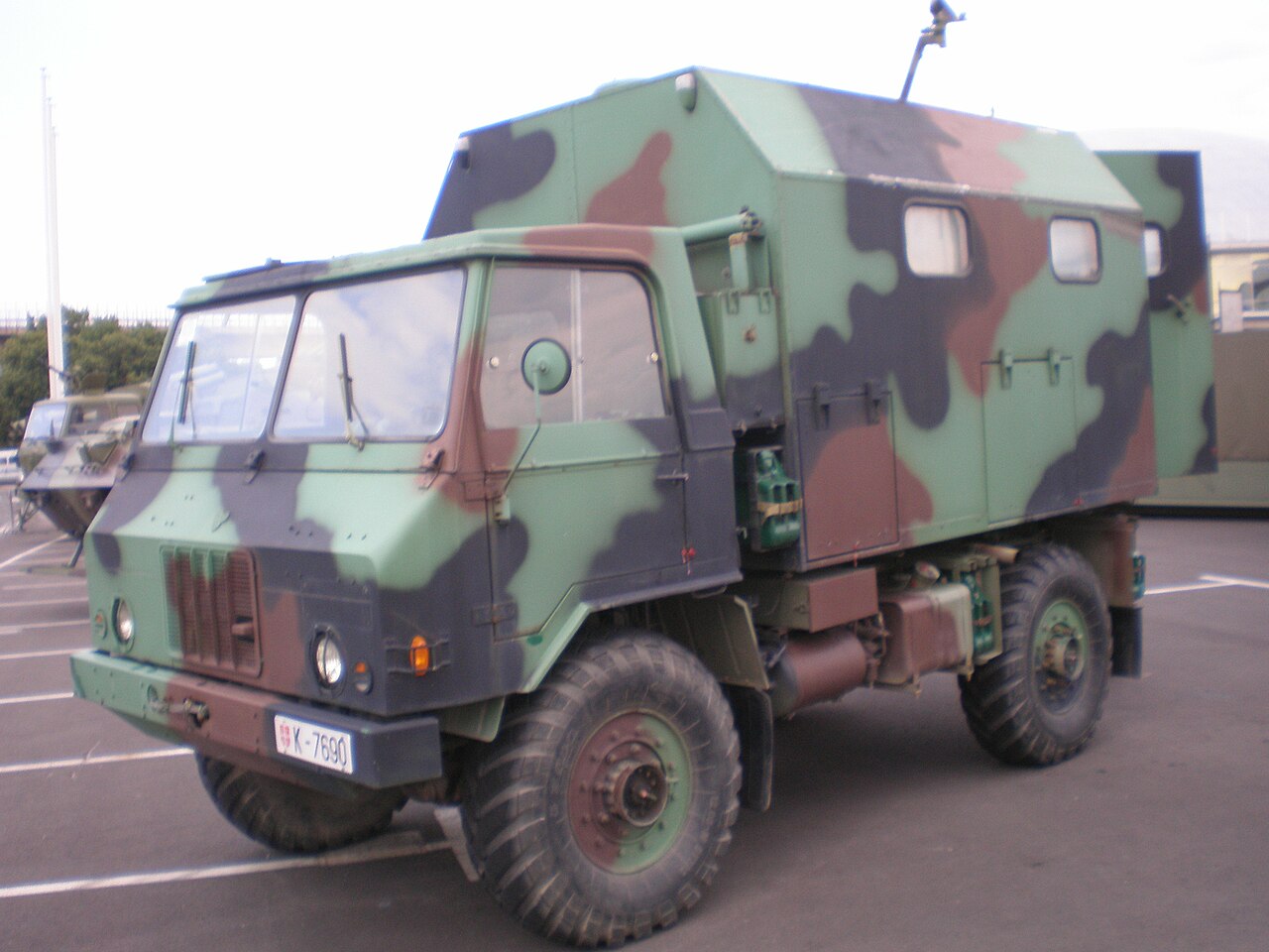 TAM 110 T7 B/BV veicolo militare 1280px-TAM_110_ABHO