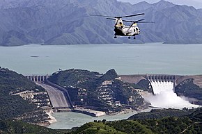 Barajul Tarbela in timpul inundatiilor din 2010.jpg