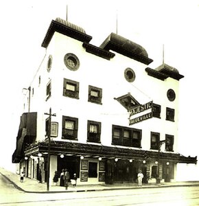 The_original_Majestic_Theatre,_Dallas,_1910