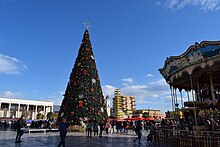 File:Tirana_gjate_festave_(1).jpg