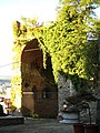 Wenn Sie den Hang des San Giusto-Hügels hinaufsteigen, stoßen Sie auf Tor Chucherna, den einzigen Aussichtsturm, der von den alten Mauern übrig geblieben ist