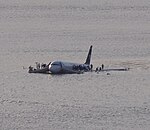 Évacuation de l'Airbus A320 du vol 1549 après son amerrissage sur le fleuve Hudson.