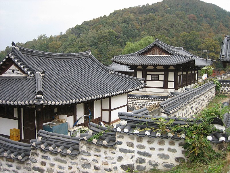 File:Uam Historic Park, Daejeon.jpg
